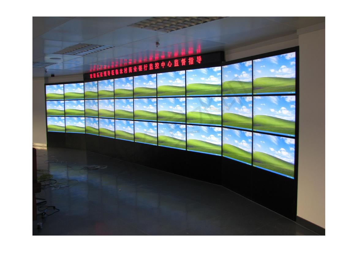 DSQ-4�Ϸ�ĳ���е���ǽ
